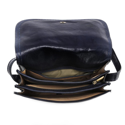 Sac bandoulière très tendance femme en cuir italien pur cuir de vachette porté de travers bleu foncé