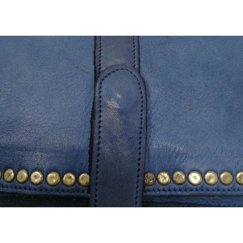 Sac messager mode femme porté bandoulière artisanal en cuir vintage délavé bandoulère amovible et ajustable bleu denim italien