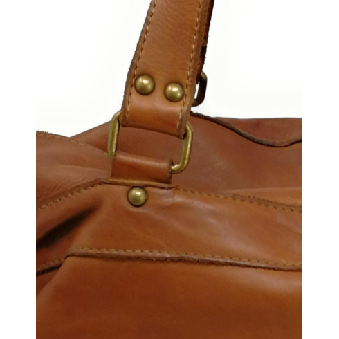 Sac à main en cuir vintage souple marron cognac femme pur vachette haut de gamme porté épaule avec bandoulière amovible